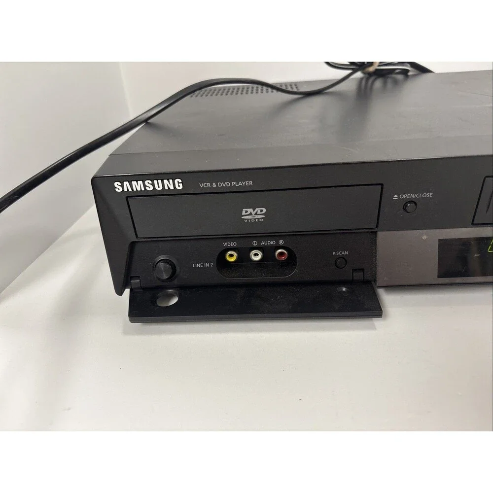 Samsung DVD-V9700 DVD VCR Combo Player HDMI/RCA - Tested Working No Remote
